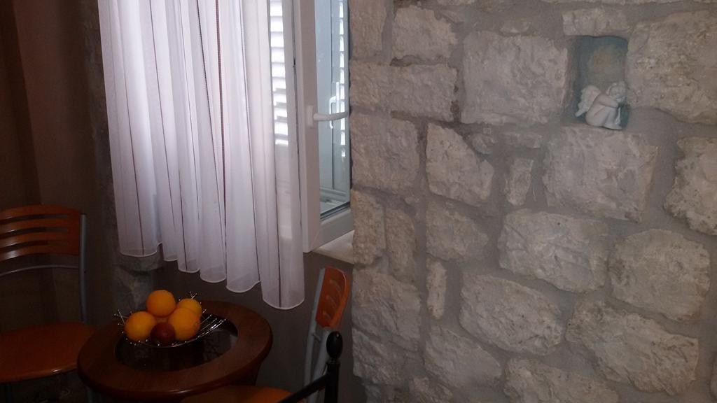 Carol Rooms Trogir Exterior foto