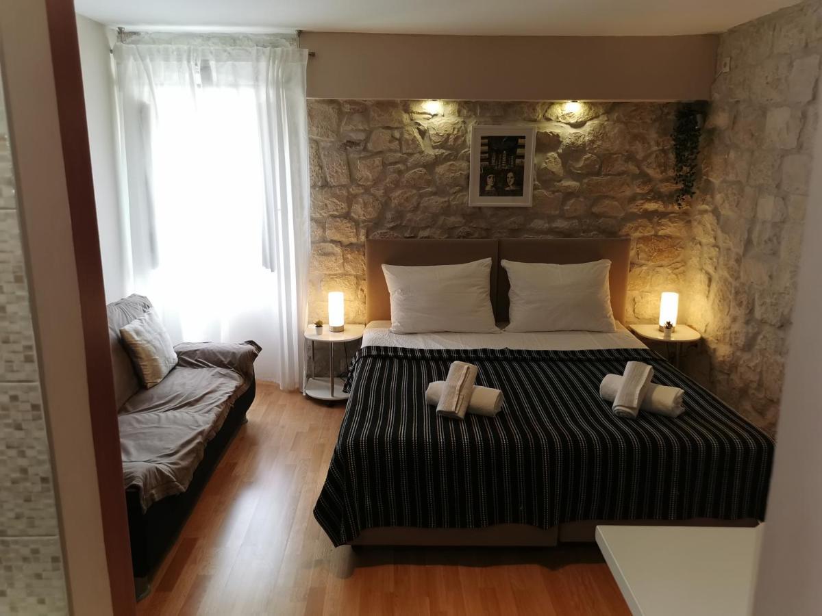 Carol Rooms Trogir Exterior foto