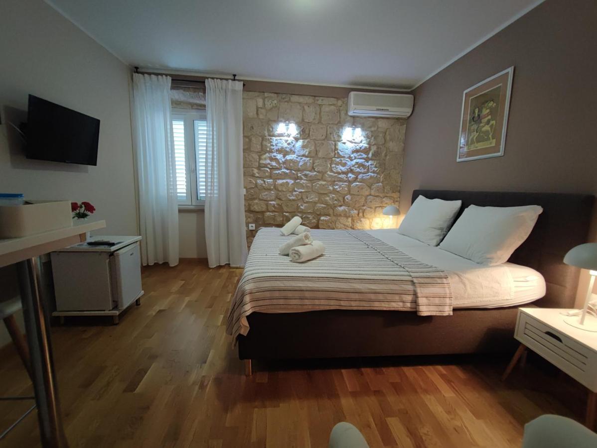 Carol Rooms Trogir Exterior foto
