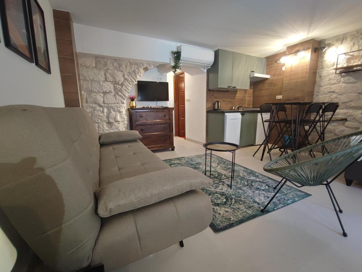 Carol Rooms Trogir Exterior foto