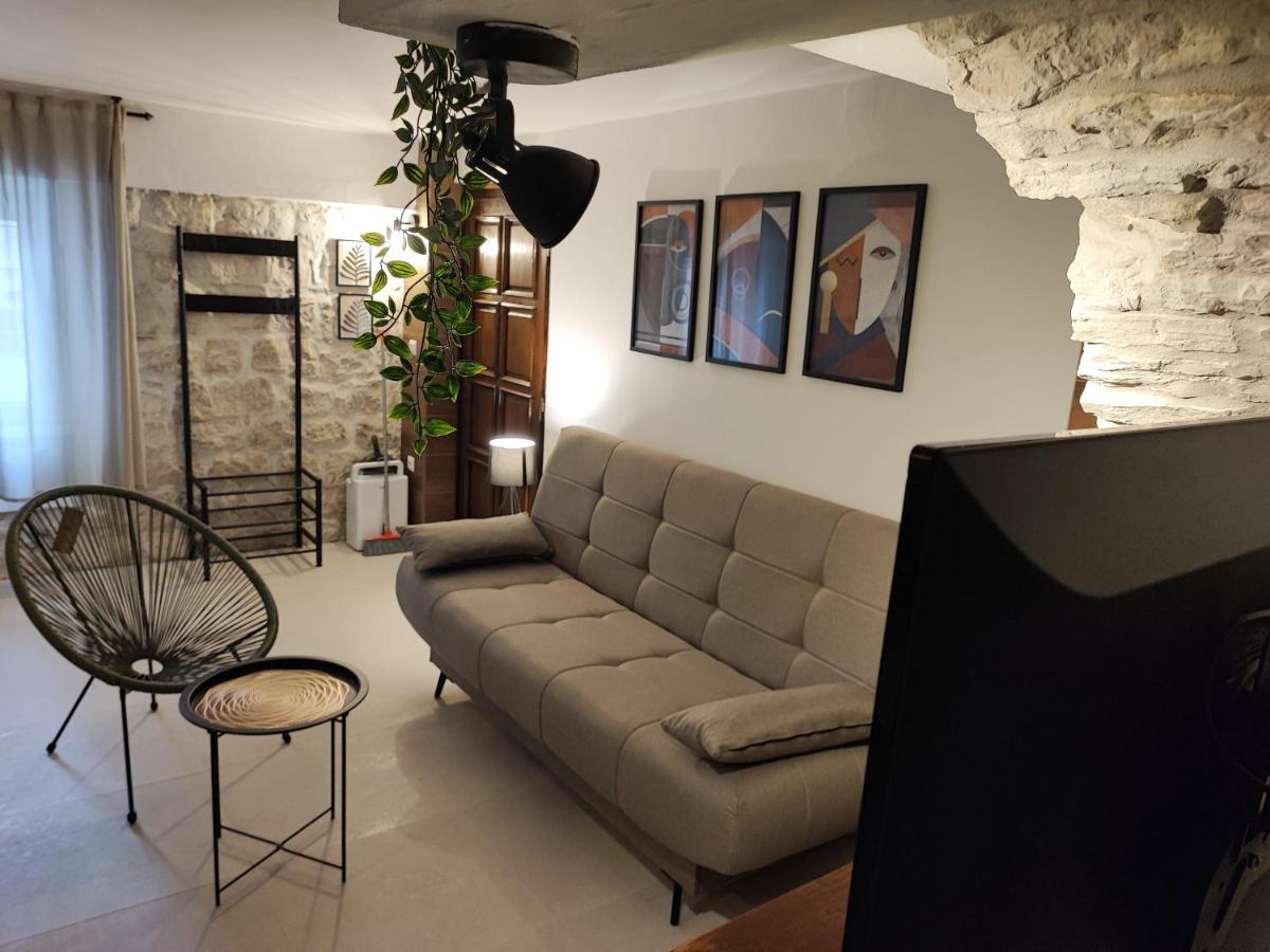 Carol Rooms Trogir Exterior foto