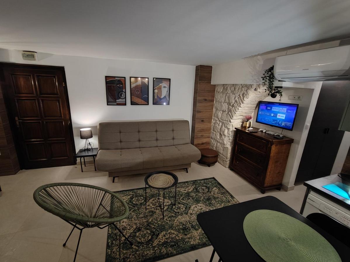 Carol Rooms Trogir Exterior foto