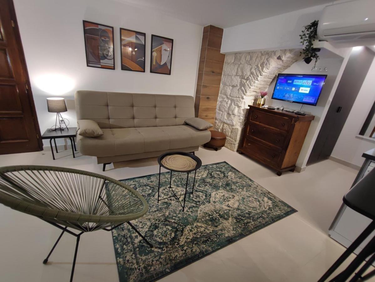 Carol Rooms Trogir Exterior foto