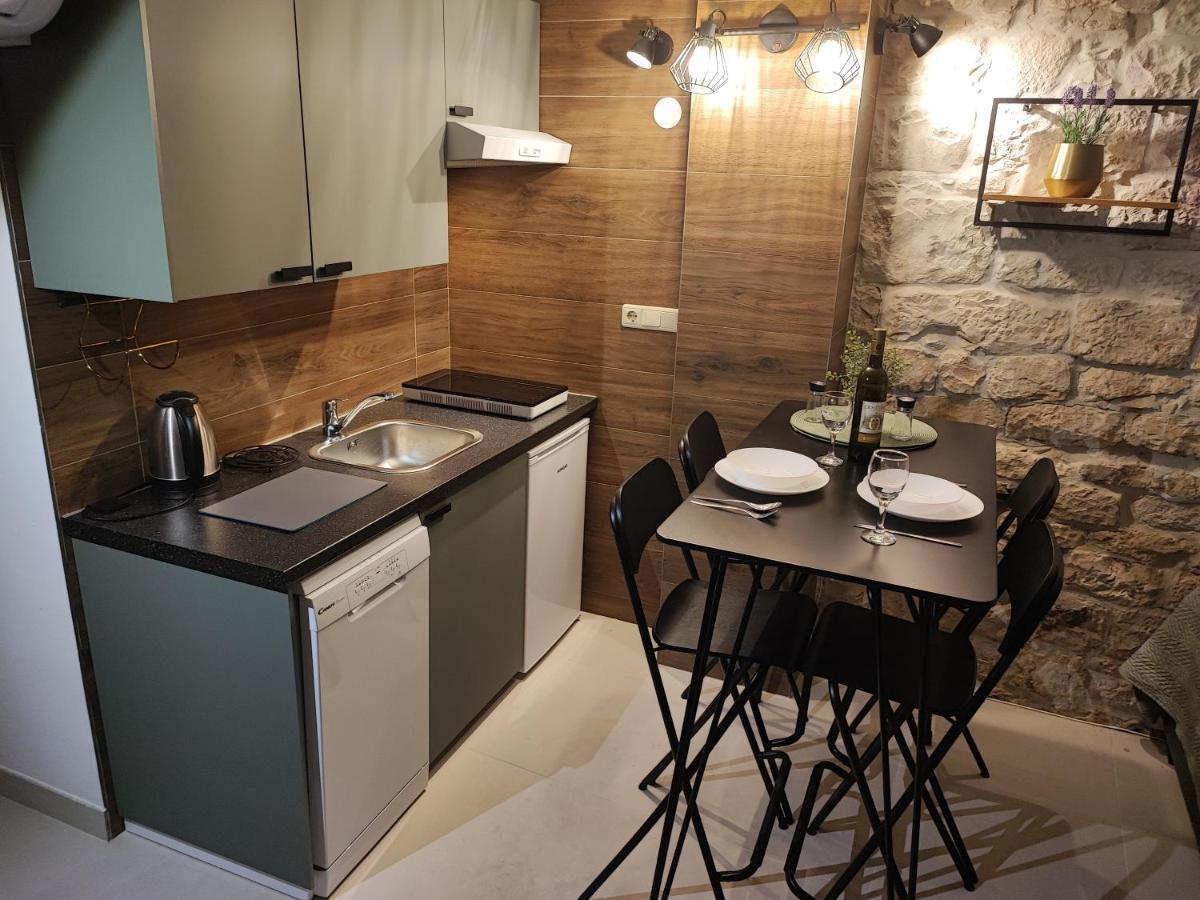 Carol Rooms Trogir Exterior foto