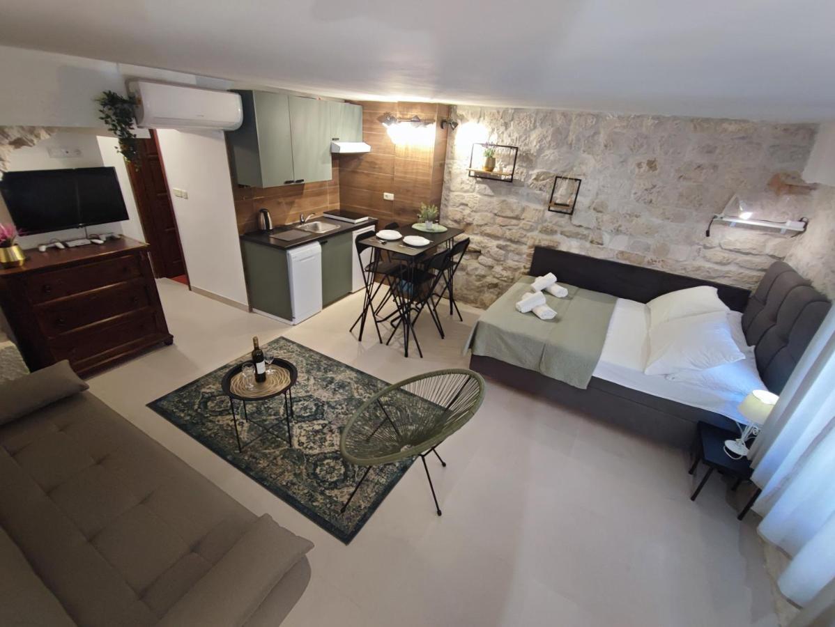 Carol Rooms Trogir Exterior foto