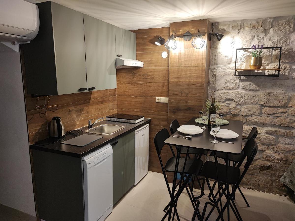 Carol Rooms Trogir Exterior foto