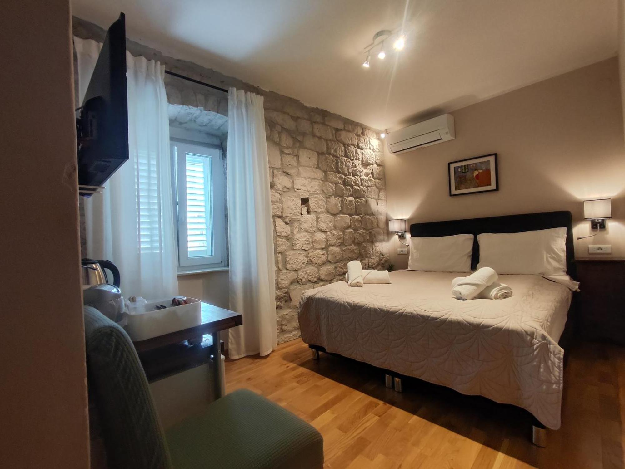 Carol Rooms Trogir Exterior foto