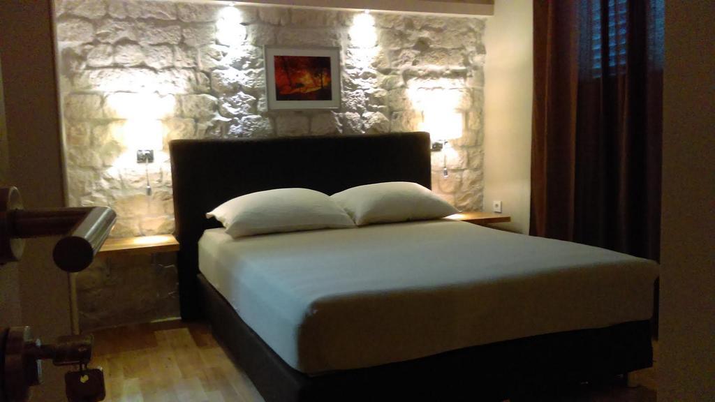 Carol Rooms Trogir Exterior foto