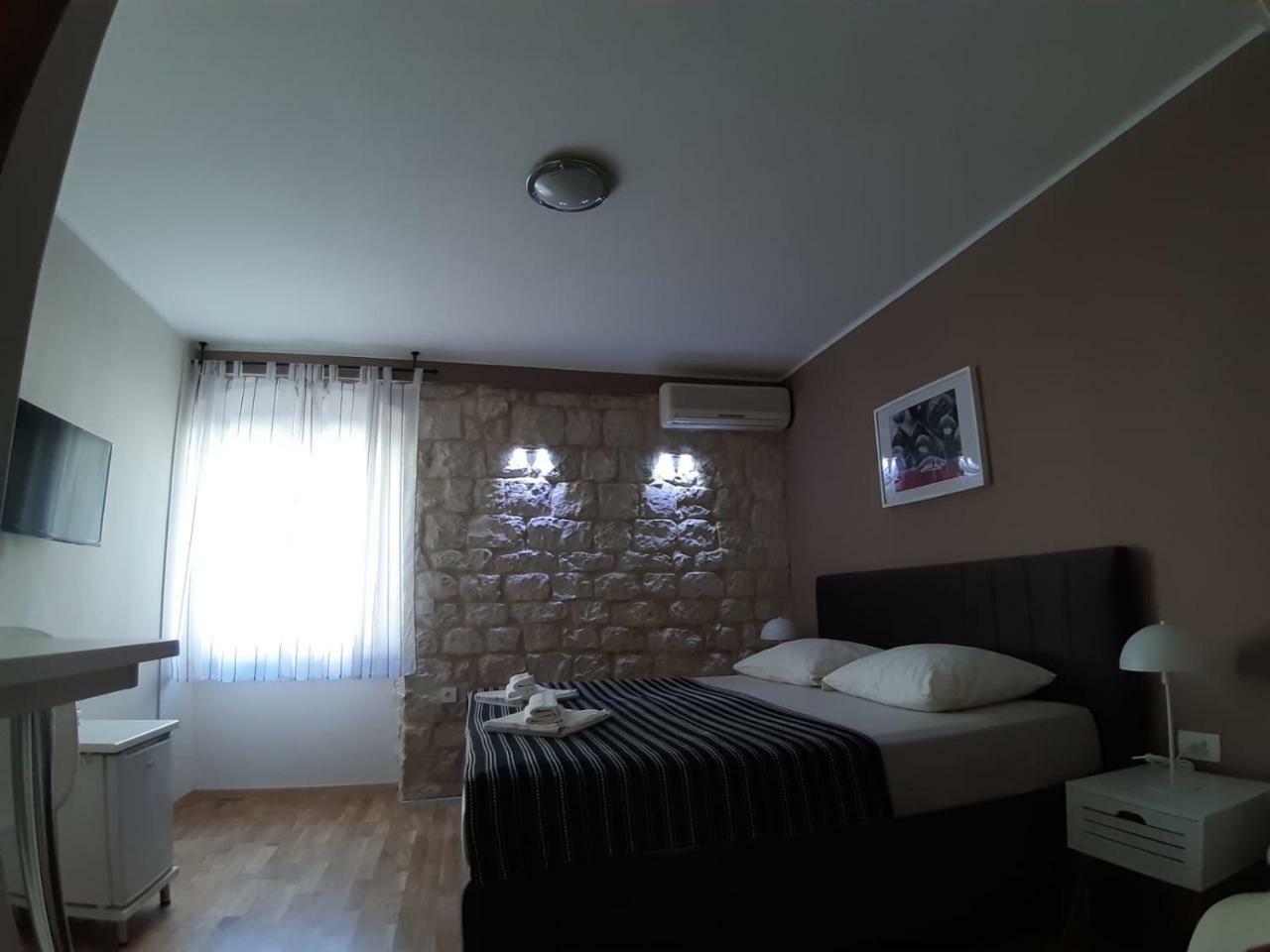 Carol Rooms Trogir Exterior foto