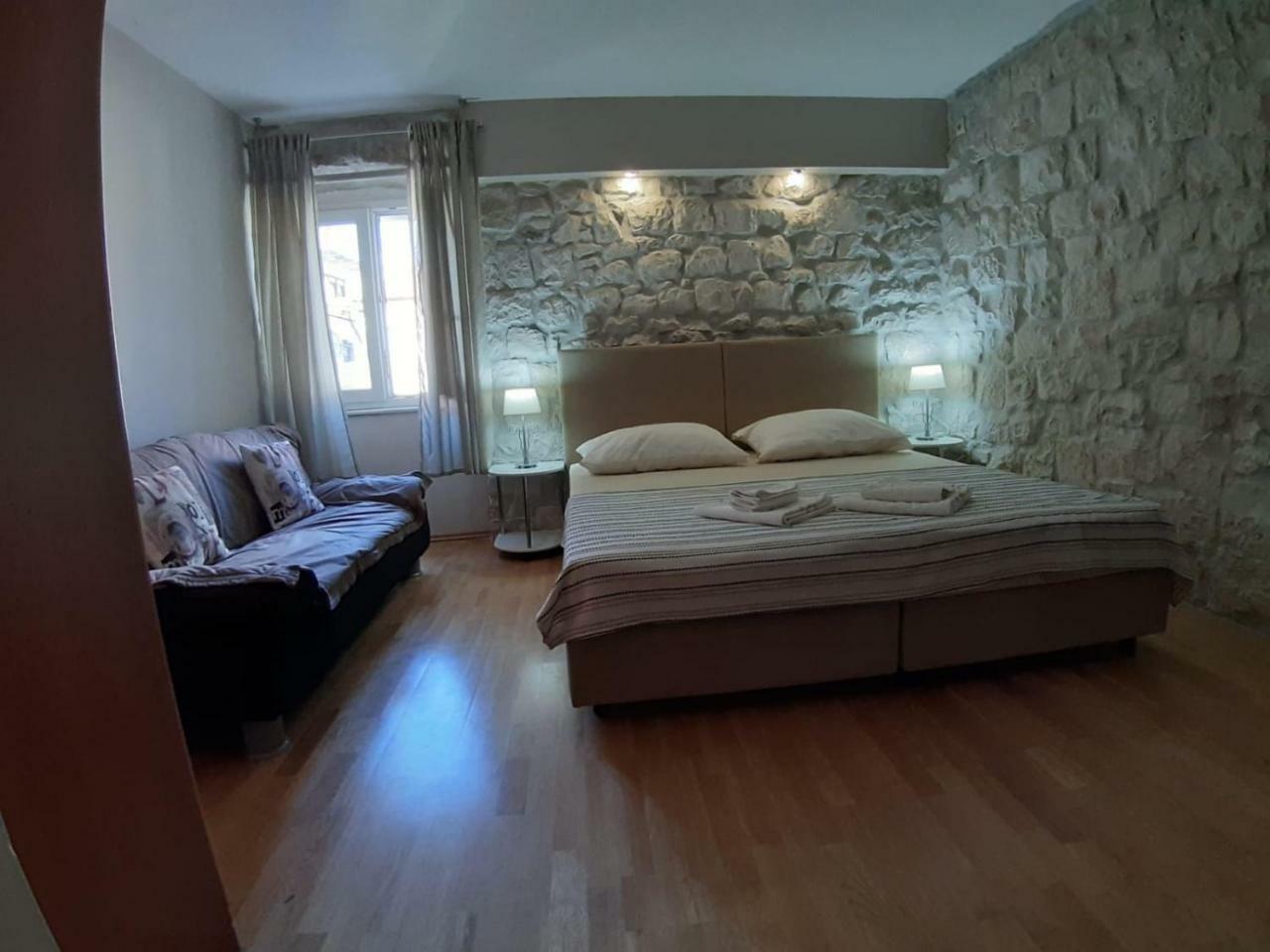 Carol Rooms Trogir Exterior foto